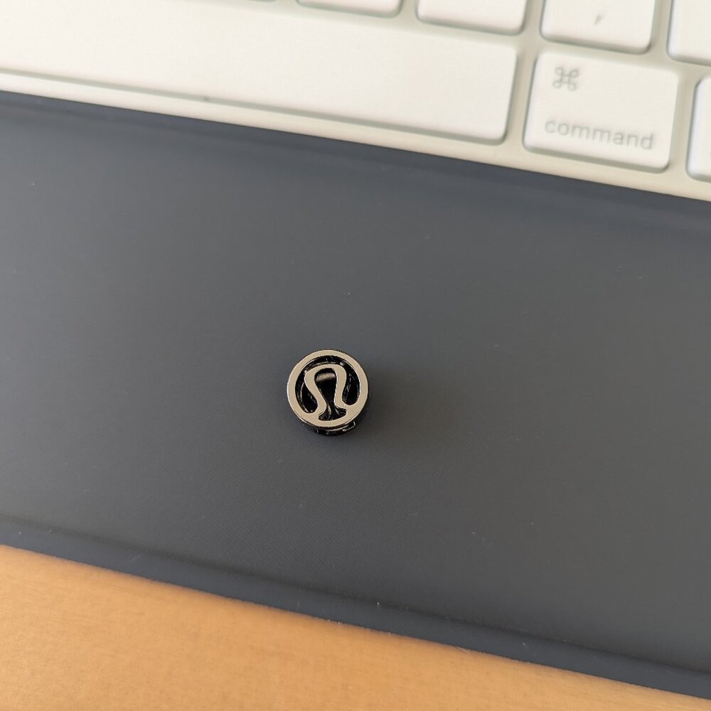 lululemon zipper pull charm